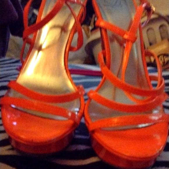 8-9M "D" Orange Patent Leather Heel Outside Open & thin Straps with Ankle Straps - Picture 4 of 8